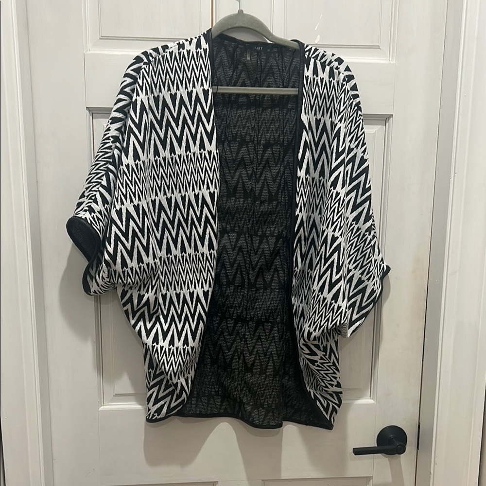 Black and White Geometric Kimono Cardigan